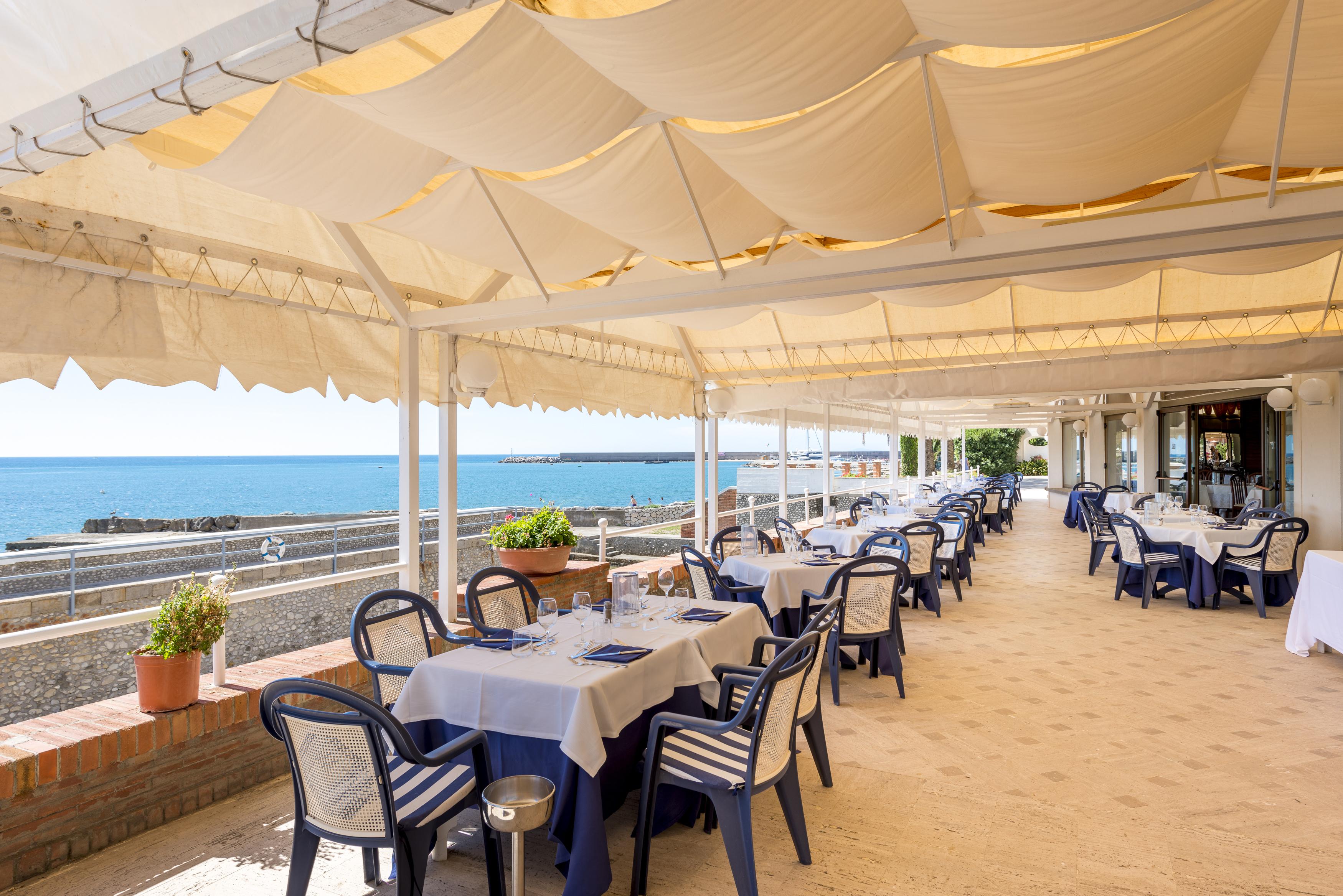 Hotel Ristorante Maga Circe ซาน เฟลิเช เชร์ชีโอ ภายนอก รูปภาพ